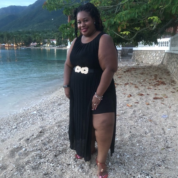 Plus Size - Picture 2 of 5